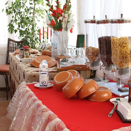Bed and breakfast Mindelo Residencial Extérieur photo