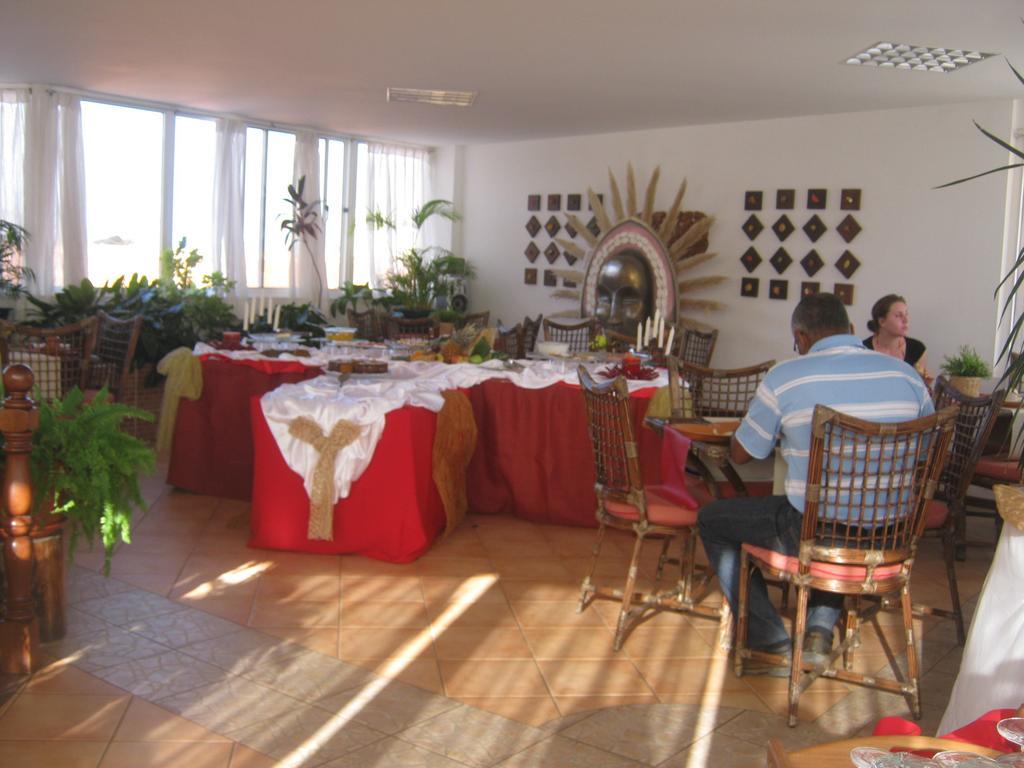Bed and breakfast Mindelo Residencial Extérieur photo