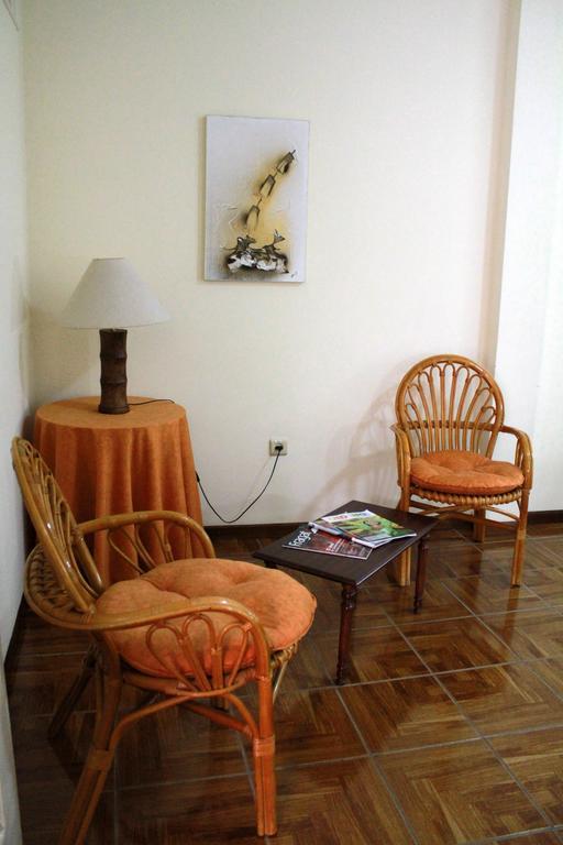 Bed and breakfast Mindelo Residencial Extérieur photo