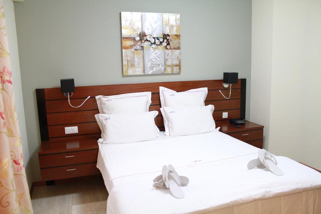 Bed and breakfast Mindelo Residencial Extérieur photo