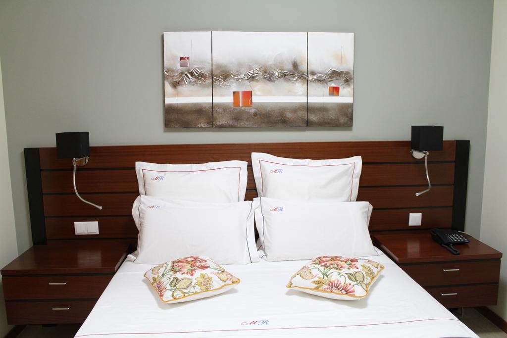 Bed and breakfast Mindelo Residencial Extérieur photo