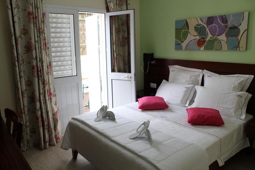 Bed and breakfast Mindelo Residencial Chambre photo