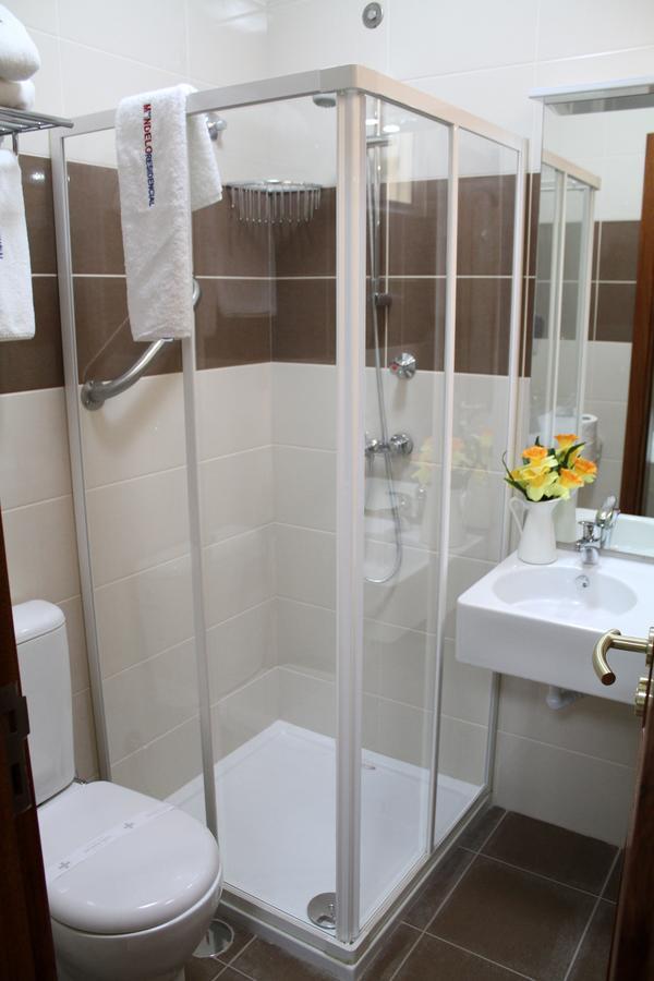 Bed and breakfast Mindelo Residencial Extérieur photo