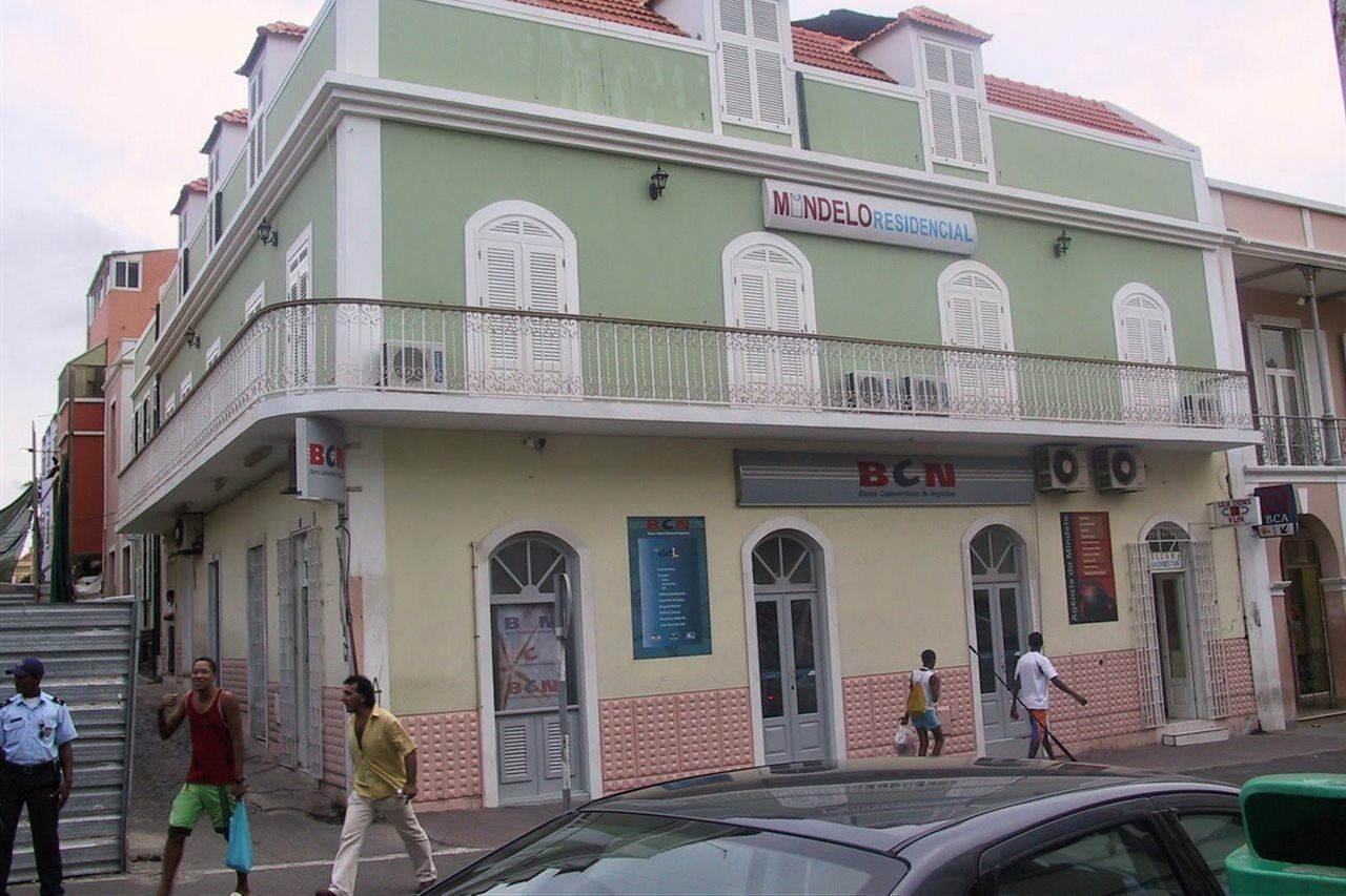 Bed and breakfast Mindelo Residencial Extérieur photo