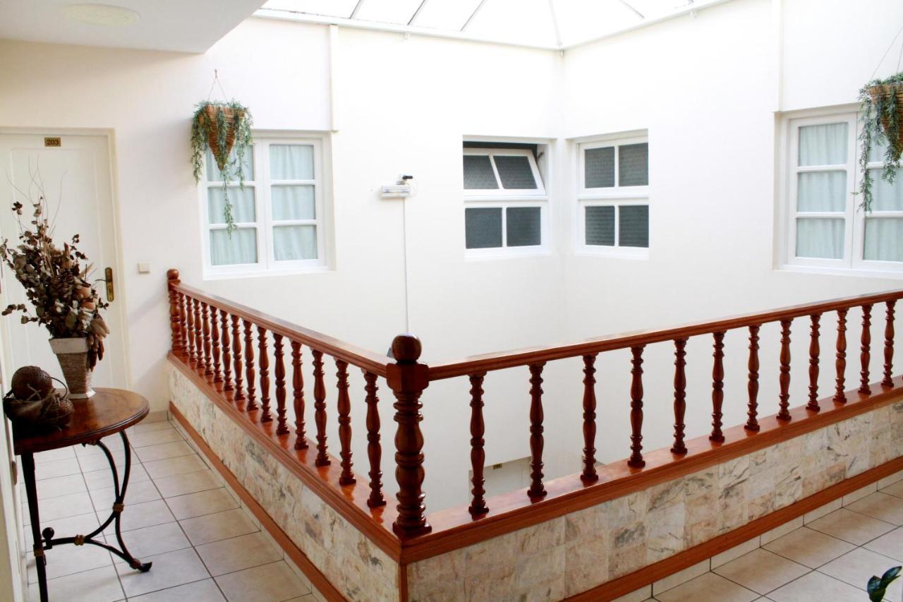 Bed and breakfast Mindelo Residencial Extérieur photo
