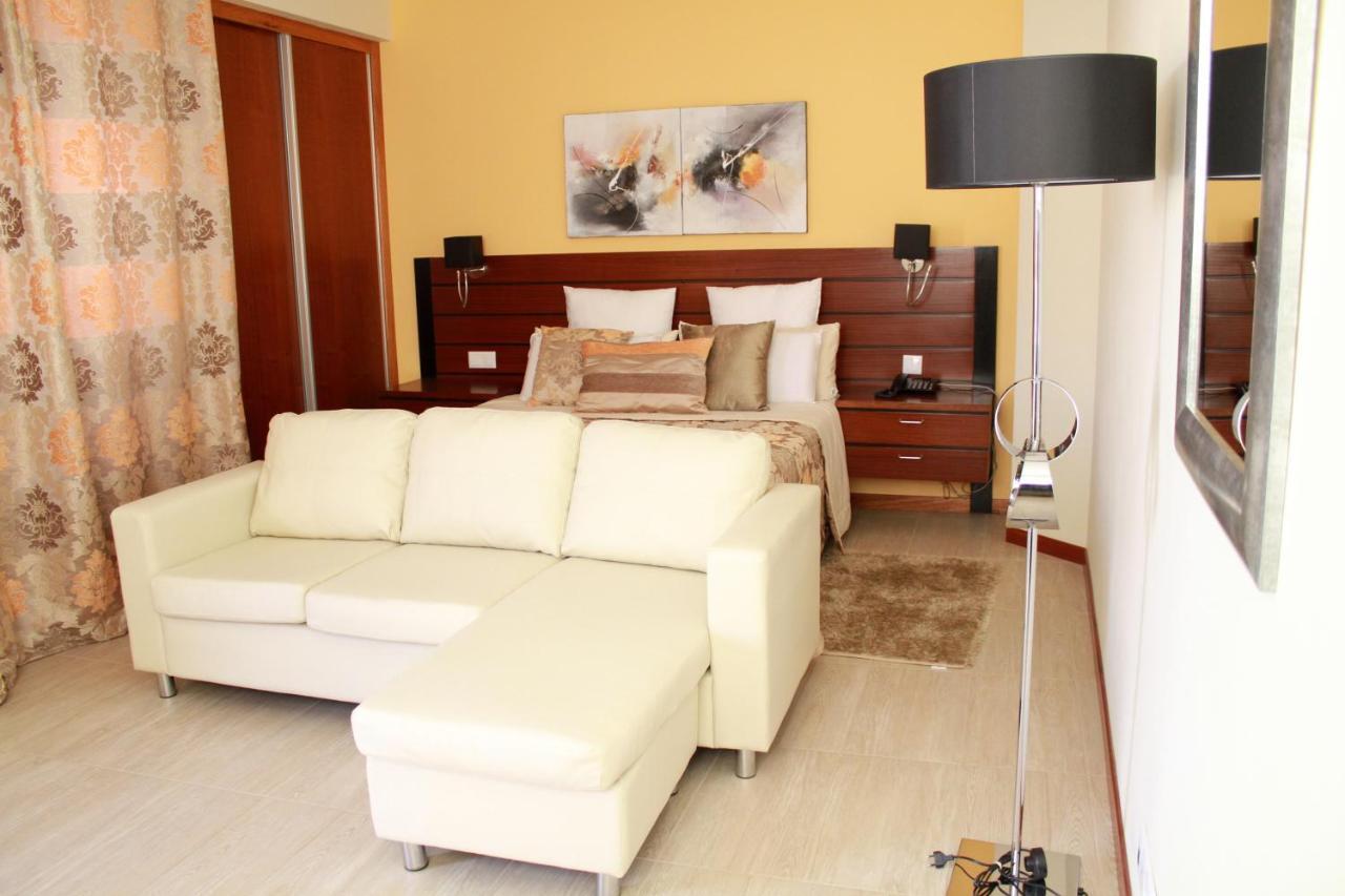 Bed and breakfast Mindelo Residencial Extérieur photo